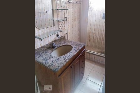 Banheiro de apartamento para alugar com 3 quartos, 75m² em Penha, Rio de Janeiro