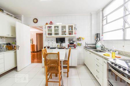 Apartamento à venda com 200m², 4 quartos e 2 vagasCozinha