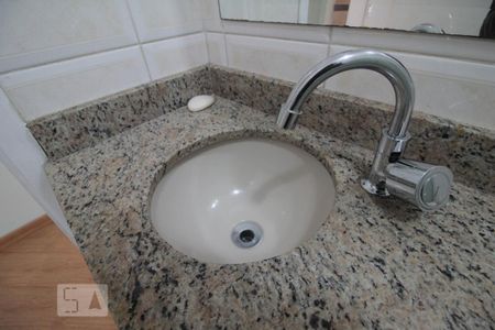 banheiro de apartamento para alugar com 3 quartos, 76m² em Vila Guilherme, São Paulo