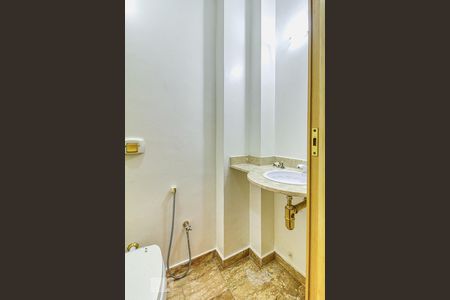 Lavabo de apartamento à venda com 3 quartos, 90m² em Vila Nova Conceição, São Paulo