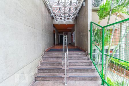 Apartamento para alugar com 77m², 2 quartos e 1 vagaÁrea comum - Entrada