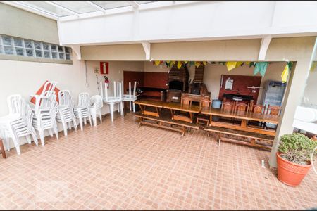 Apartamento para alugar com 60m², 2 quartos e 2 vagas Apartamento para alugar com 60m², 2 quartos e 2 vagasÁrea comum - Churrasqueira