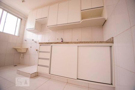 cozinha de apartamento à venda com 2 quartos, 48m² em Loteamento Parque São Martinho, Campinas