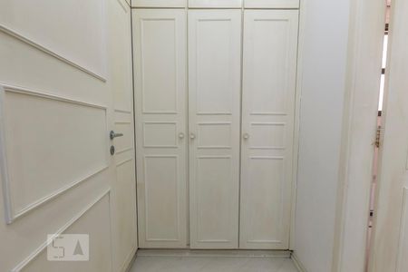 Apartamento à venda com 154m², 3 quartos e 3 vagasCloset
