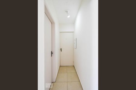 Corredor Entrada de apartamento para alugar com 2 quartos, 60m² em Jardim Vera Cruz, São Paulo