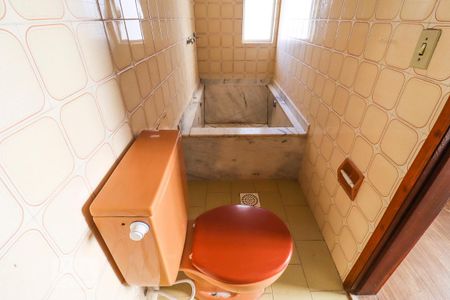 Banheiro de apartamento à venda com 1 quarto, 38m² em Setor Leste Universitário, Goiânia