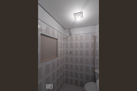 Banheiro de casa de condomínio para alugar com 1 quarto, 43m² em Vila Ré, São Paulo