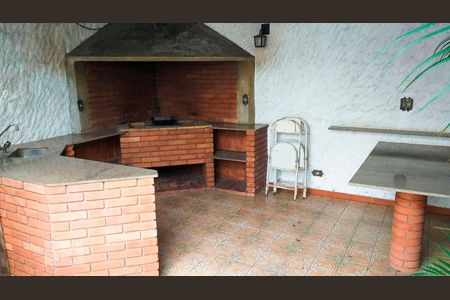 Casa à venda com 250m², 3 quartos e 6 vagas Casa à venda com 250m², 3 quartos e 6 vagasChurrasqueira