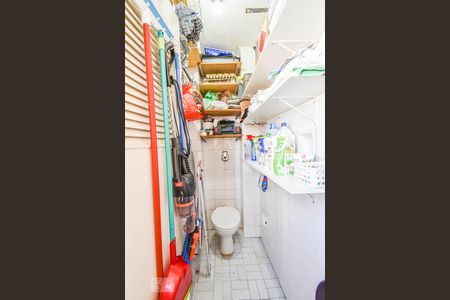 Apartamento para alugar com 70m², 2 quartos e sem vagaBanheiro de Serviço