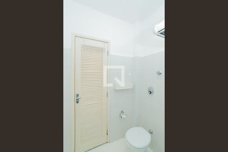 banheiro  de apartamento para alugar com 1 quarto, 30m² em Copacabana, Rio de Janeiro