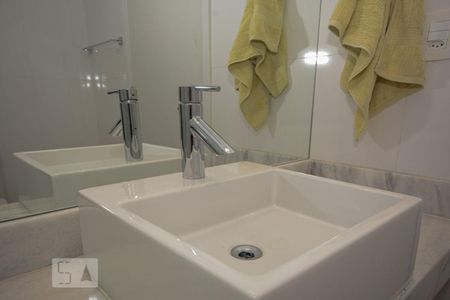 Apartamento para alugar com 80m², 2 quartos e 1 vaga Apartamento para alugar com 80m², 2 quartos e 1 vagaBanheiro Suíte