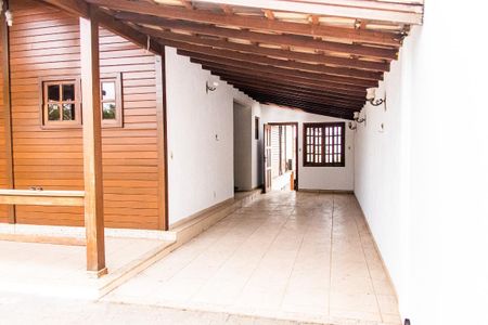 Garagem de casa de condomínio para alugar com 3 quartos, 360m² em Paquetá, Belo Horizonte