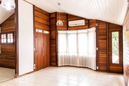 Sala de casa de condomínio para alugar com 3 quartos, 360m² em Paquetá, Belo Horizonte