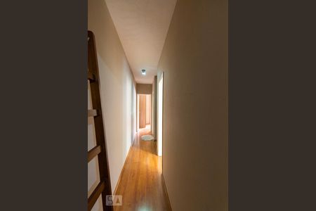 Corredor de casa à venda com 3 quartos, 110m² em Bosque da Saúde, São Paulo