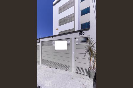 Apartamento para alugar com 45m², 2 quartos e 1 vaga Apartamento para alugar com 45m², 2 quartos e 1 vagaFachada