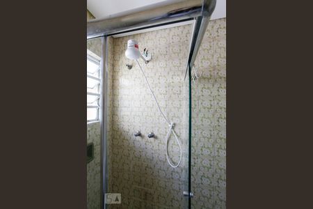 Casa à venda com 300m², 2 quartos e 2 vagasBanheiro Social