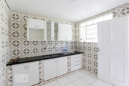 Casa à venda com 300m², 2 quartos e 2 vagasCozinha