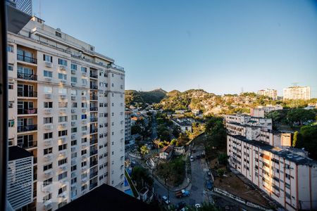 Vista do Quarto Suíte de apartamento para alugar com 2 quartos, 56m² em Centro, Niterói