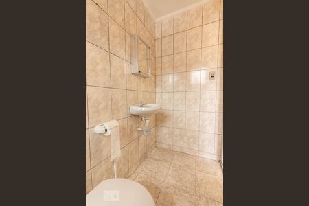 Banheiro  de casa para alugar com 1 quarto, 80m² em Vila Guilhermina, São Paulo