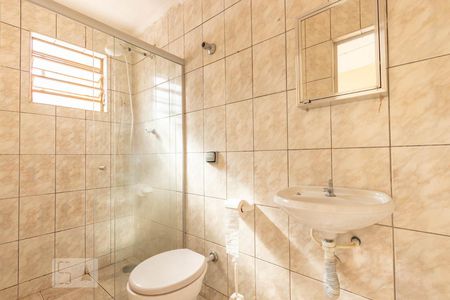Banheiro  de casa para alugar com 1 quarto, 80m² em Vila Guilhermina, São Paulo