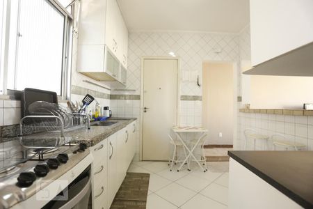 Apartamento à venda com 73m², 2 quartos e 1 vagaCozinha