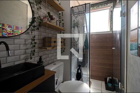 banheiro social_1 de apartamento à venda com 2 quartos, 48m² em Vila Caraguatá, São Paulo