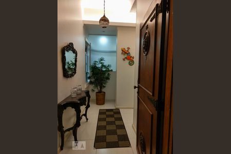 Hall de Entrada de apartamento para alugar com 2 quartos, 135m² em Consolação, São Paulo