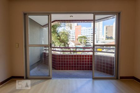 Sala - Vista de apartamento para alugar com 3 quartos, 105m² em Água Verde, Curitiba