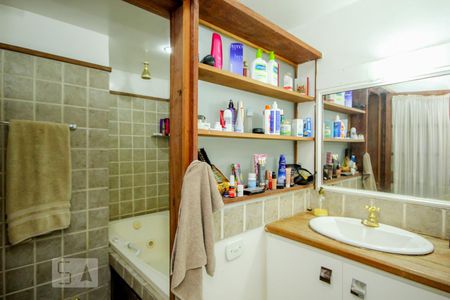 Apartamento à venda com 120m², 3 quartos e sem vagaBanheiro - Suite