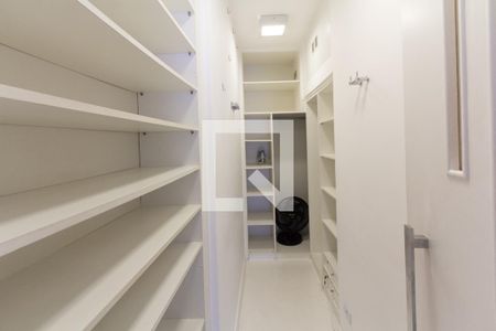 Apartamento para alugar com 65m², 1 quarto e 1 vaga Apartamento para alugar com 65m², 1 quarto e 1 vagaCloset