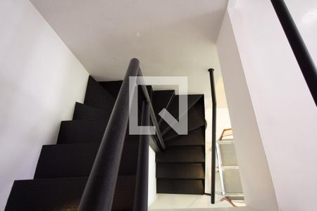 Apartamento para alugar com 65m², 1 quarto e 1 vaga Apartamento para alugar com 65m², 1 quarto e 1 vagaEscada