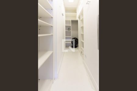 Apartamento para alugar com 65m², 1 quarto e 1 vaga Apartamento para alugar com 65m², 1 quarto e 1 vagaCloset