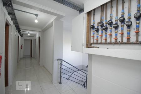 Corredor de kitnet/studio para alugar com 1 quarto, 30m² em Marechal Rondon, Canoas