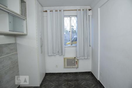 Quarto 1  de apartamento para alugar com 2 quartos, 50m² em Jacarepaguá, Rio de Janeiro