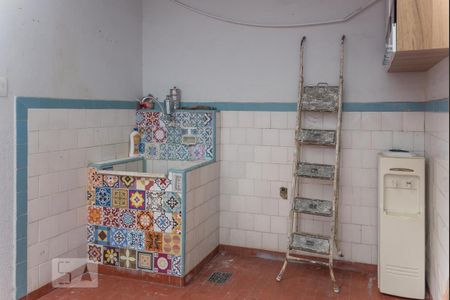 Casa à venda com 235m², 4 quartos e 1 vagaÁrea de Serviço