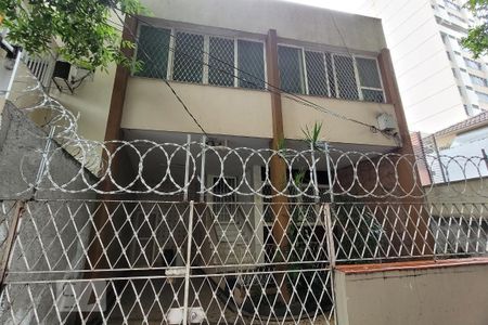Casa à venda com 235m², 4 quartos e 1 vagaFachada