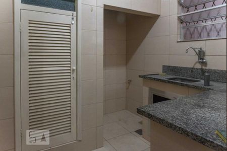 Casa à venda com 235m², 4 quartos e 1 vagaCozinha 