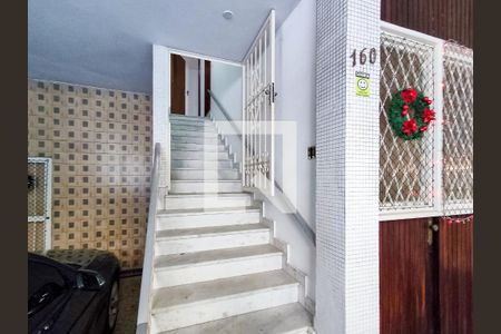 Apartamento para alugar com 120m², 3 quartos e sem vagaEscada