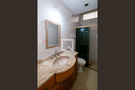 Apartamento para alugar com 120m², 3 quartos e sem vagaBanheiro