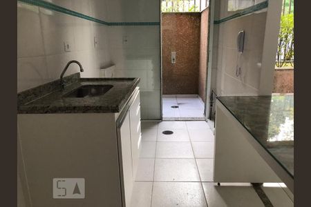 Cozinha de apartamento para alugar com 2 quartos, 55m² em Jardim Ampliação, São Paulo
