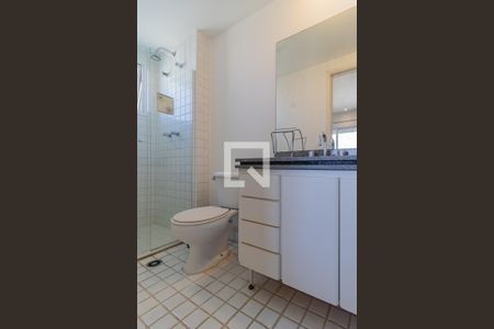Apartamento para alugar com 57m², 1 quarto e 2 vagas Apartamento para alugar com 57m², 1 quarto e 2 vagasBanheiro da Suíte