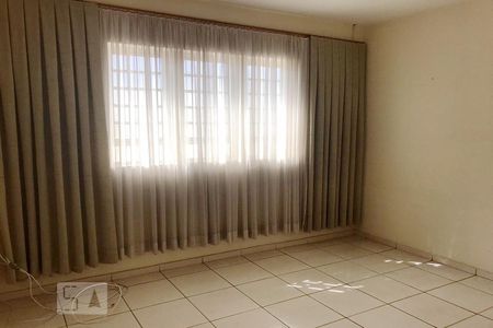 Sala de casa para alugar com 4 quartos, 225m² em  Jardim Leonor, Campinas