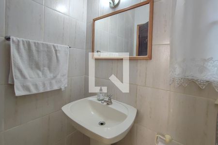 Casa à venda com 225m², 4 quartos e 4 vagasBanheiro 2