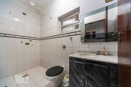 Banheiro 1 de casa à venda com 4 quartos, 200m² em Vila Curuçá, Santo André