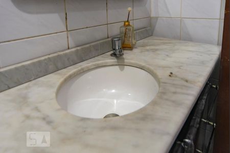 Pia  de casa à venda com 4 quartos, 200m² em Vila Curuçá, Santo André