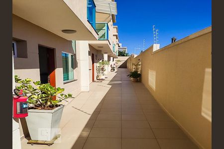 Corredor de casa de condomínio à venda com 2 quartos, 60m² em Vila Mazzei, São Paulo