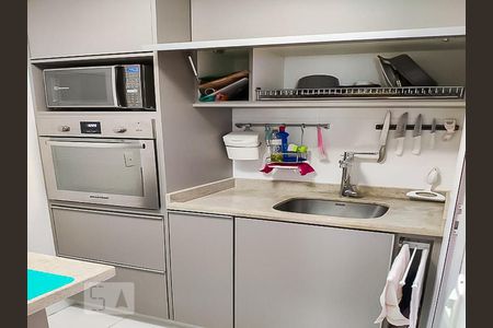 Cozinha de casa de condomínio à venda com 2 quartos, 60m² em Vila Mazzei, São Paulo