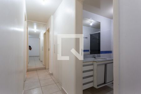 Corredor de apartamento à venda com 3 quartos, 79m² em Pompéia, Belo Horizonte