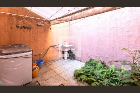 Casa à venda com 75m², 2 quartos e 2 vagasÁrea de Serviço