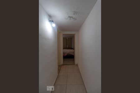 Corredor de casa para alugar com 3 quartos, 250m² em Vila Antonieta, São Paulo